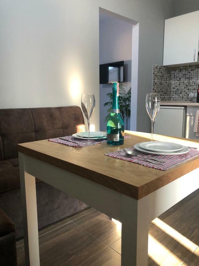 Reef Apartments Odessa Esterno foto